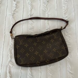 Louis Vuitton Monogram Canvas Shoulder Pochette in Brown